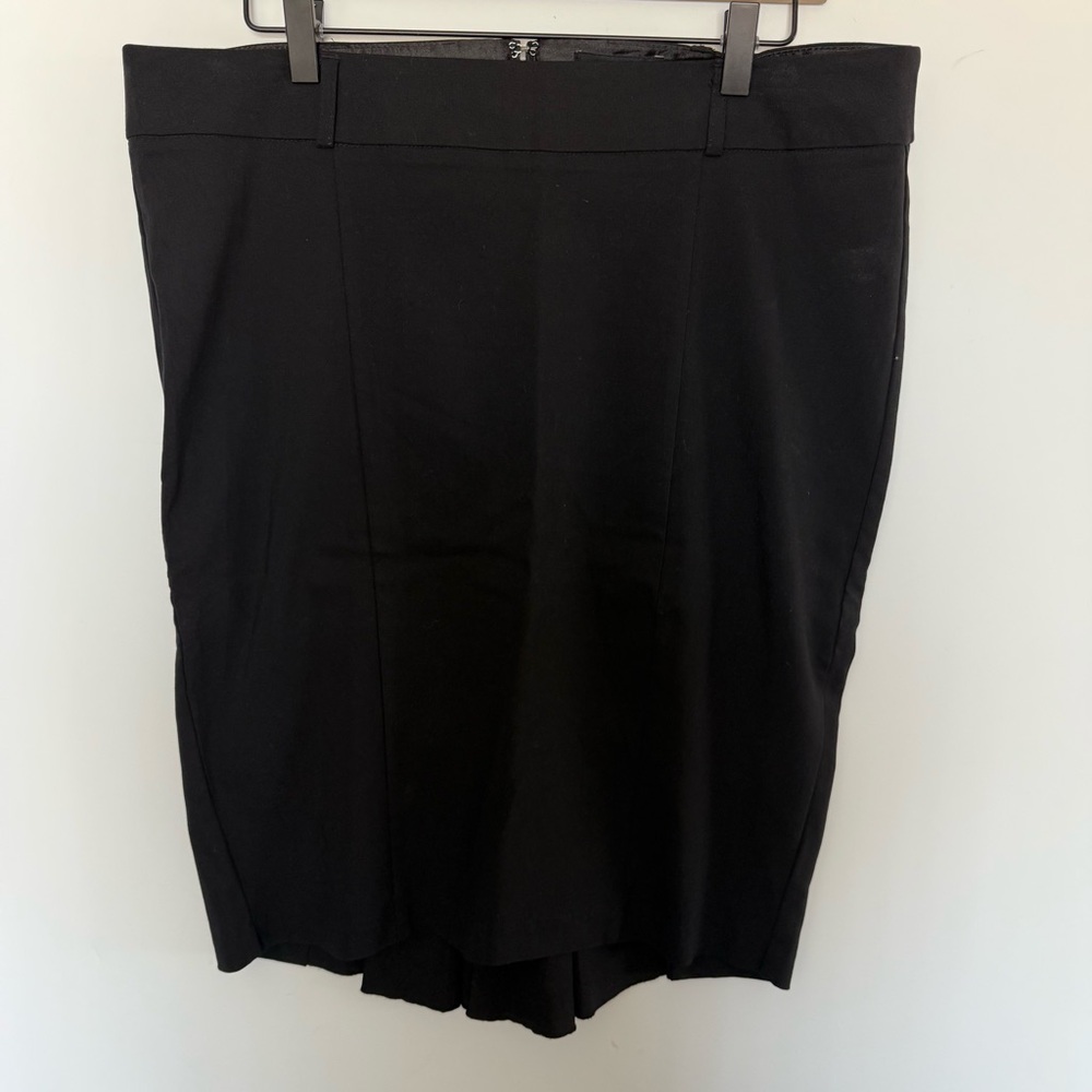 Torrid Black Stretchy Mini Skirt Ruffle On Back SZ 12